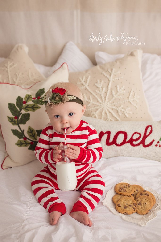 Christmas Milk and Cookies Mini Session | www.shirlyschvartzman.com
